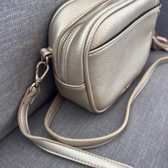 Jules Kae Anthropologie Gold Crossbody With Tassel - Picture 2 of 6